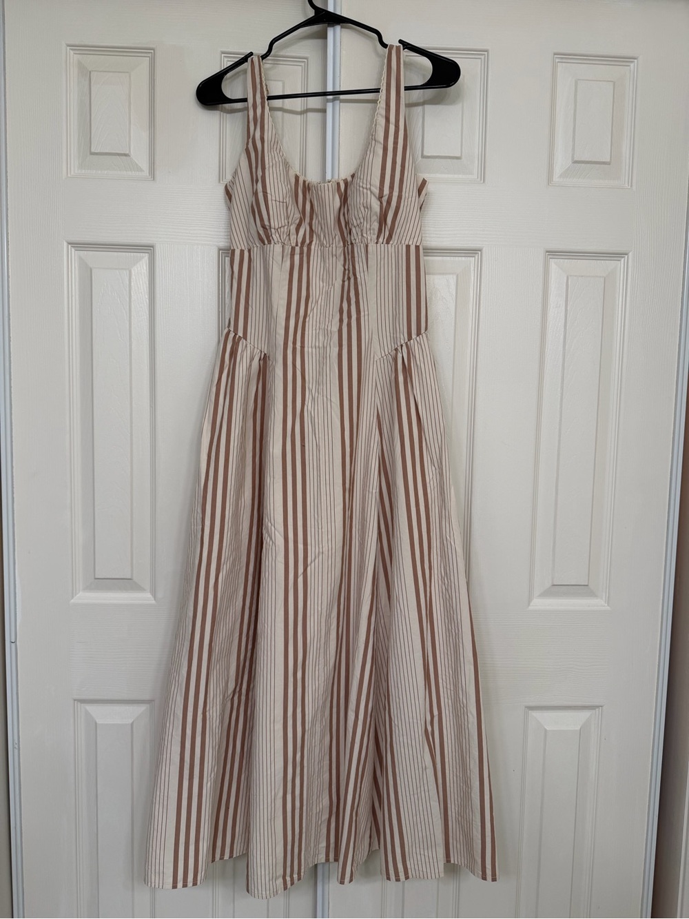 Abercrombie & Fitch Striped Sleeveless Midi Dress in Beige and Cream - Picture 5 of 6